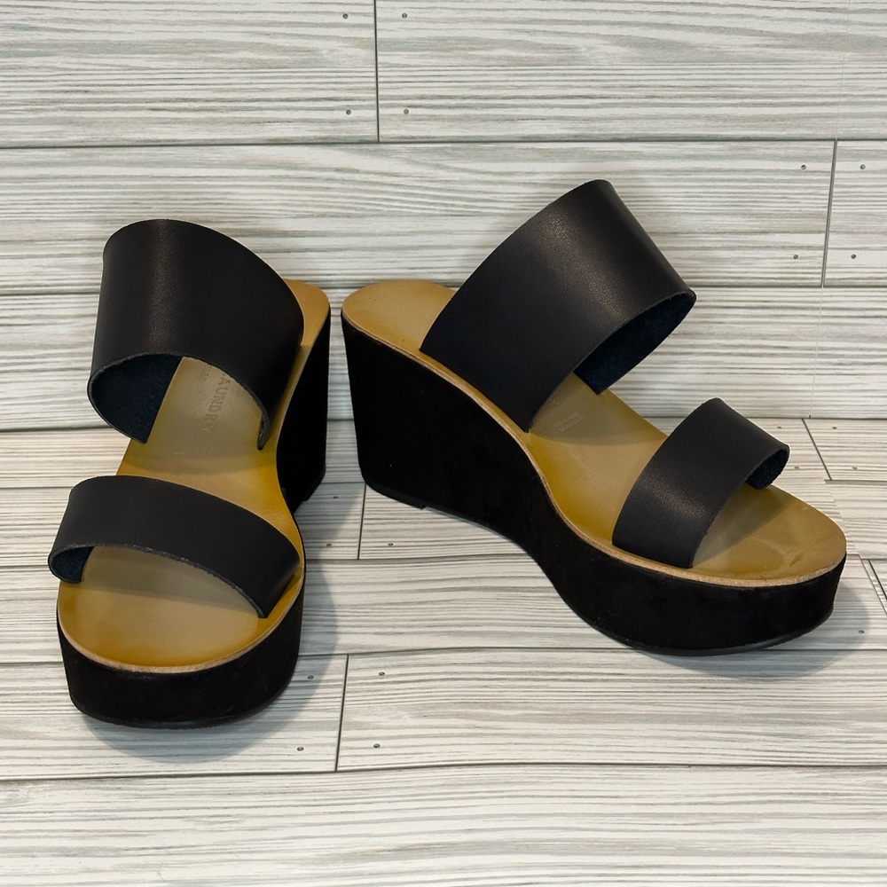 Chinese Laundry Black Wedge Sandal 8.5